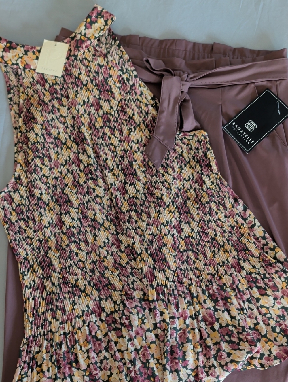 Pleione 2-Piece Set – Pleated Floral Top + Mauve Pants | Size M | NWT